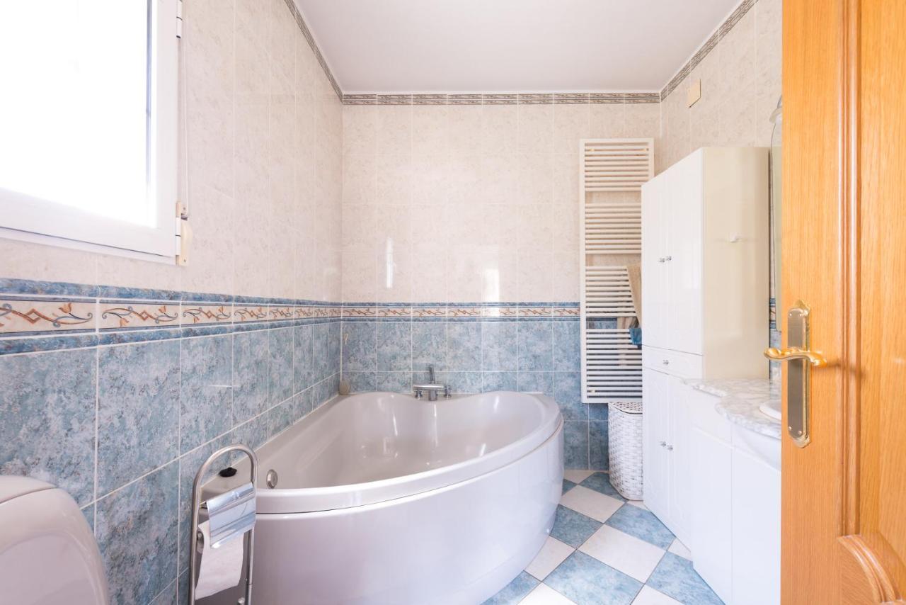 Villa Bruges Busot 3 Bath 3 Bed เอลกัมเปโญ ภายนอก รูปภาพ